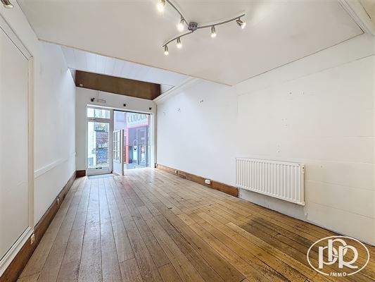 *** OFFRE ACCEPTÉE *** Charmant immeuble commercial ± 52 m² avec mezzanine dans le centre de Wavre