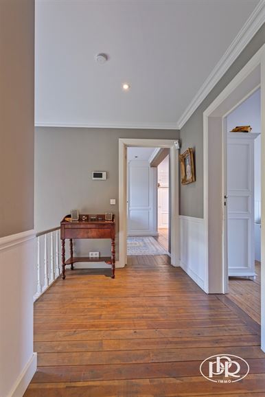 Charme et authenticité avec vue sur champs