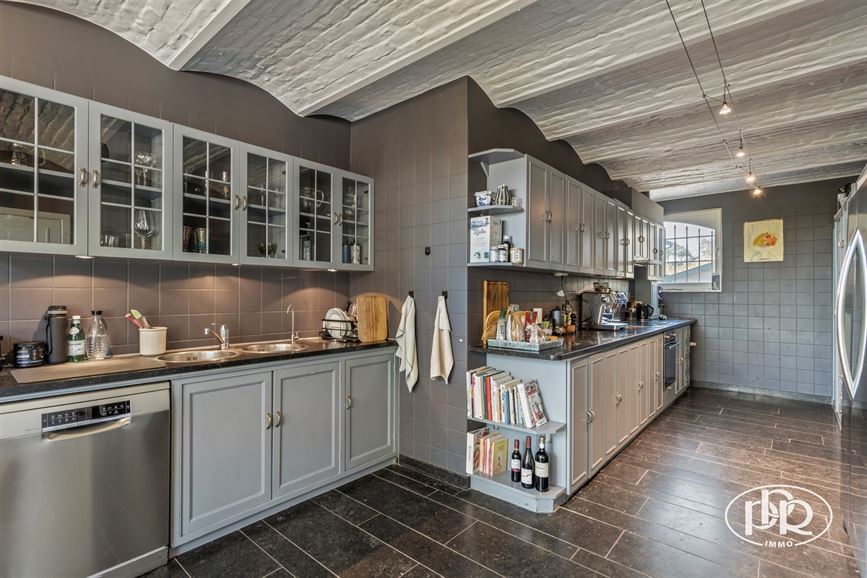 Charme et authenticité avec vue sur champs