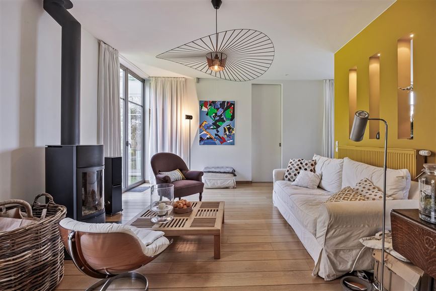 Rue résidentielle calme avec vue, double garage