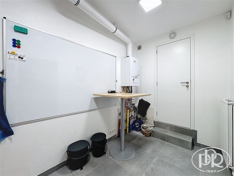 Immeuble polyvalent, 4 parkings, terrasse