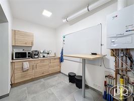 Immeuble polyvalent, 4 parkings, terrasse - WAVRE Immeuble polyvalent, 4 parkings, terrasse - WAVRE