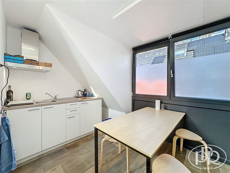 Immeuble polyvalent, 4 parkings, terrasse