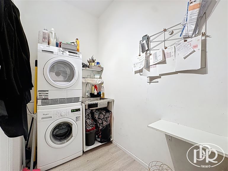 *** OFFRE ACCEPTÉ *** Entièrement rénové en 2019, 5 places de parking