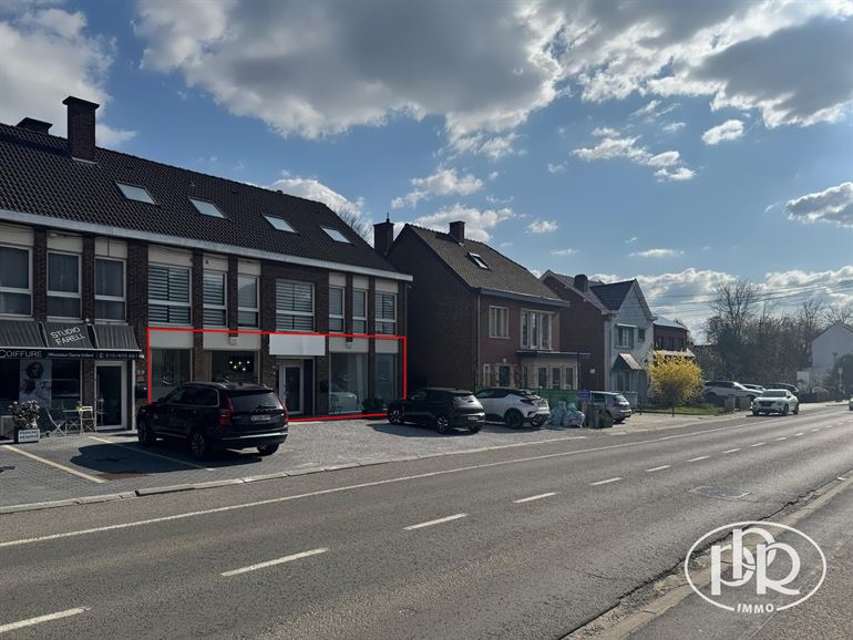 *** OFFRE ACCEPTÉ *** Entièrement rénové en 2019, 5 places de parking