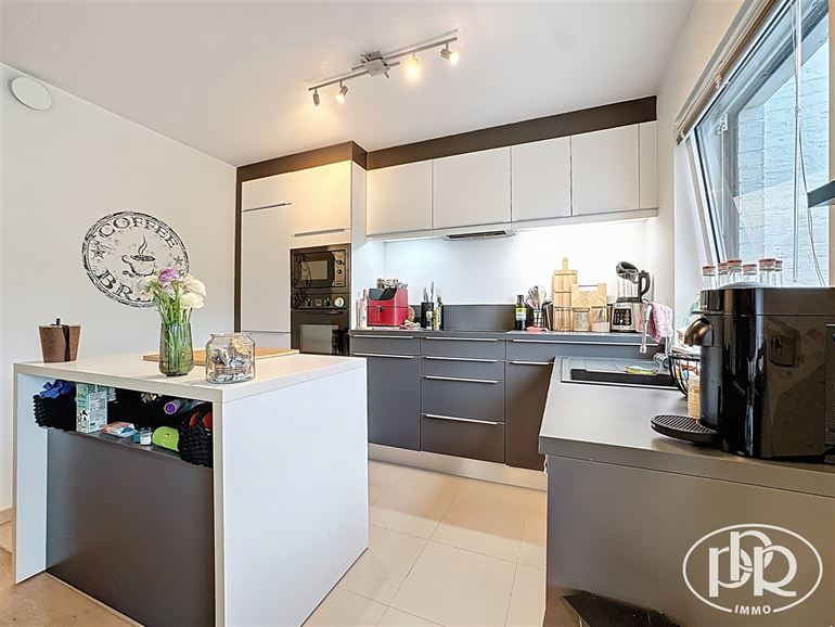 *** Signature de bail en cours *** Terrasse Sud-Ouest, Parking privatif et Cave