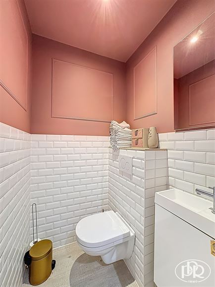 *** OFFRE ACCEPTÉ *** Entièrement rénové en 2019, 5 places de parking