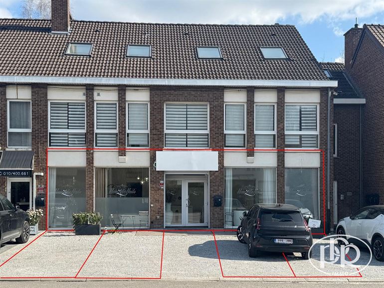 *** OFFRE ACCEPTÉ *** Entièrement rénové en 2019, 5 places de parking