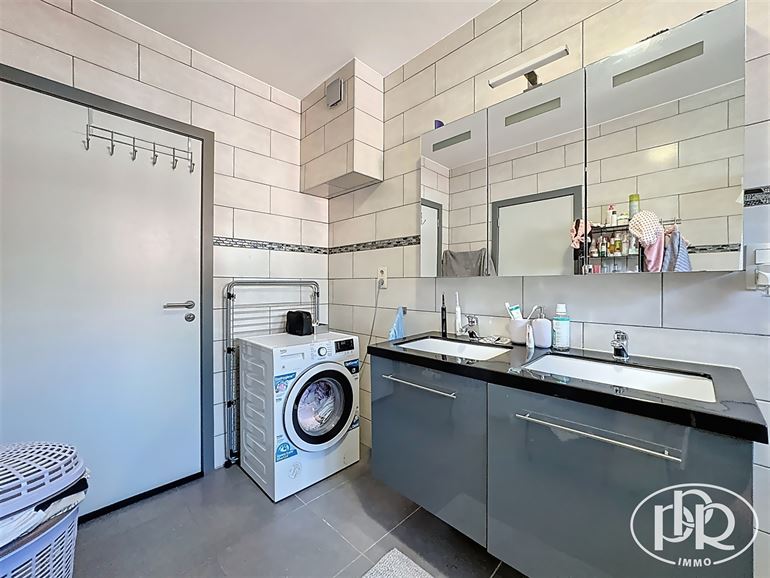 Entièrement rénové! Possibilité d'achat à 3 %