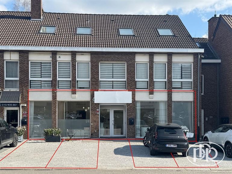 *** OFFRE ACCEPTÉ *** Entièrement rénové en 2019, 5 places de parking