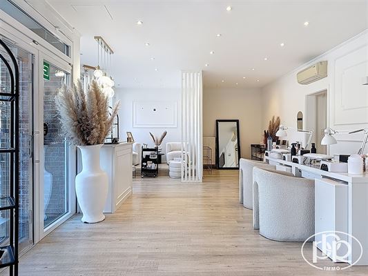 *** OFFRE ACCEPTÉ *** Entièrement rénové en 2019, 5 places de parking