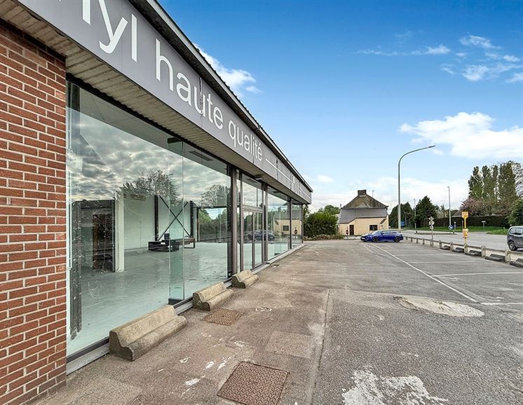 Lot 3 - OPPORTUNITÉ ! Excellente visibilité - Espaces modulables