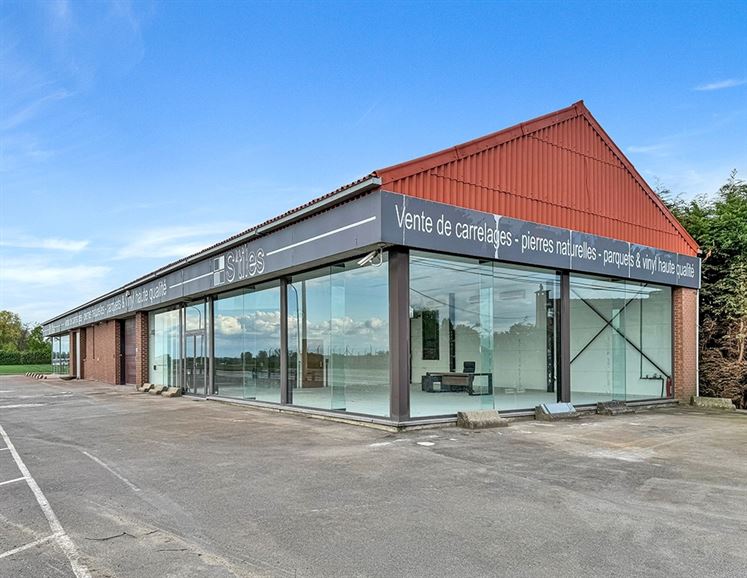 Lot 3 - OPPORTUNITÉ ! Excellente visibilité - Espaces modulables