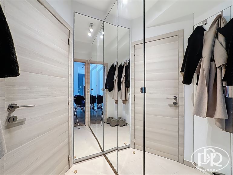 *** Signature de bail en cours *** Terrasse Sud-Ouest, Parking privatif et Cave