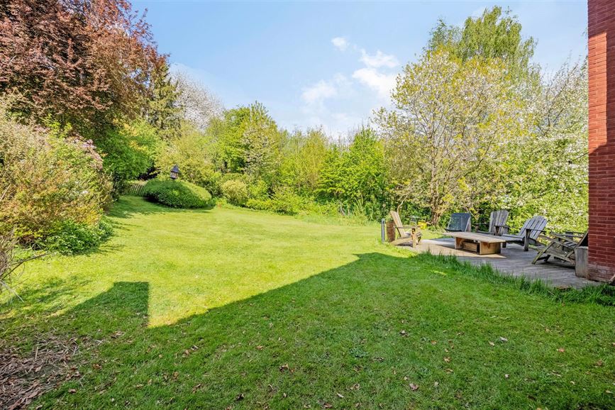 Rue résidentielle calme avec vue, double garage