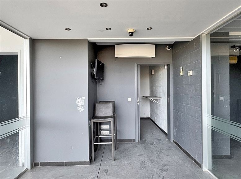 Lot 1 - OPPORTUNITÉ ! Excellente visibilité - Esp. modulables