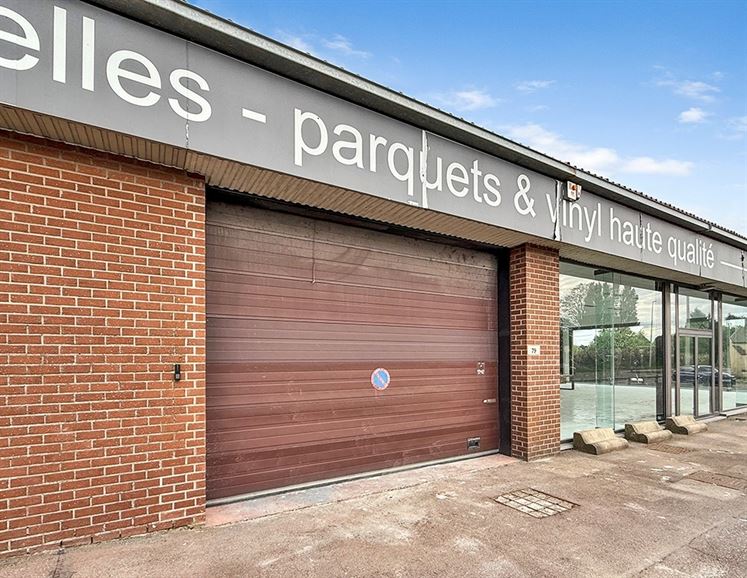 Lot 2 - OPPORTUNITÉ ! Excellente visibilité - Espaces modulables