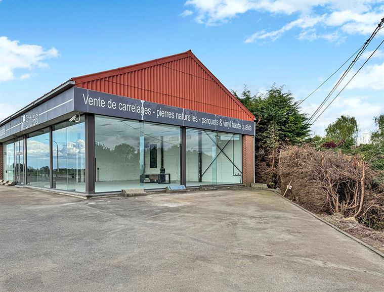 Lot 3 - OPPORTUNITÉ ! Excellente visibilité - Espaces modulables