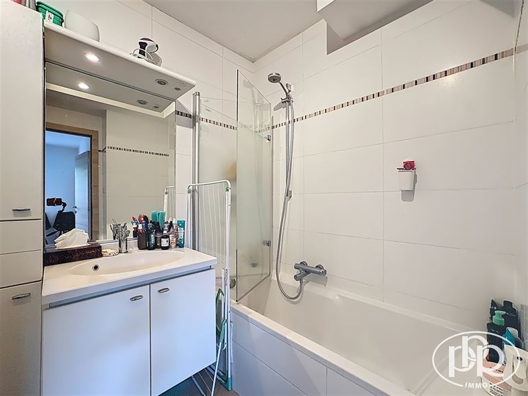 *** Signature de bail en cours *** Terrasse Sud-Ouest, Parking privatif et Cave