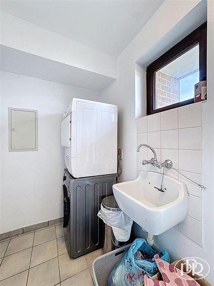 *** Signature de bail en cours*** Avec Garage, rue calme en centre-ville