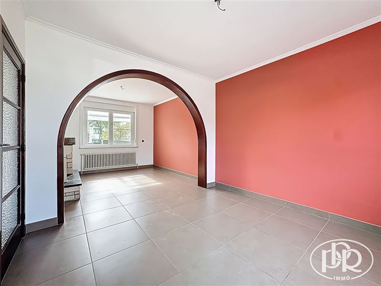 ***OFFRE ACCEPTÉE*** Rénovée en 2021, jardin sur ± 6 ares