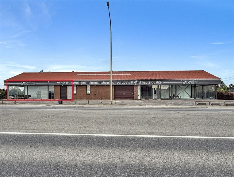 Lot 1 - OPPORTUNITÉ ! Excellente visibilité - Esp. modulables