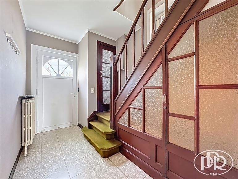 ***OFFRE ACCEPTÉE*** Rénovée en 2021, jardin sur ± 6 ares