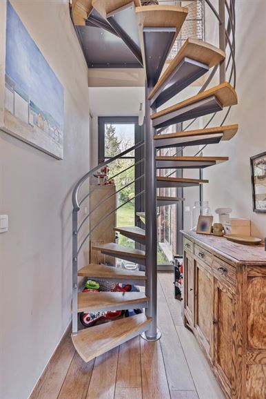 Rue résidentielle calme avec vue, double garage