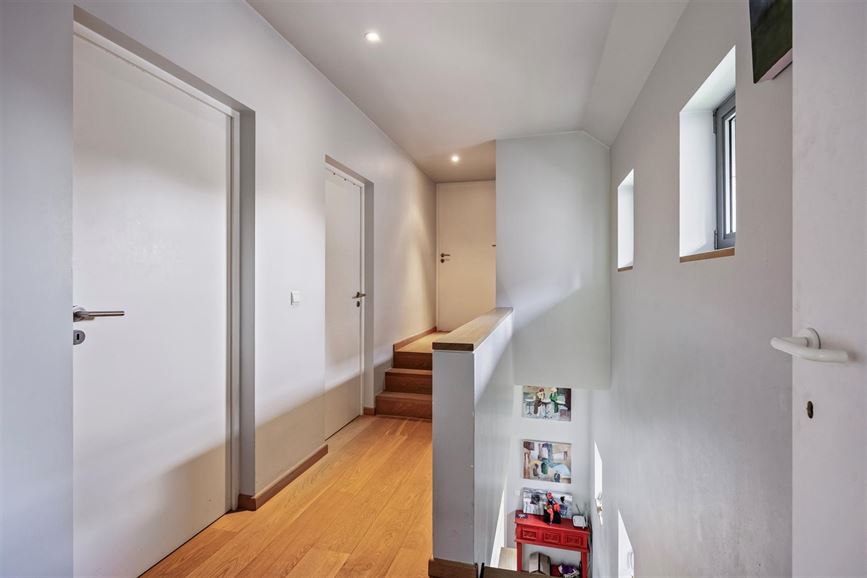 Rue résidentielle calme avec vue, double garage