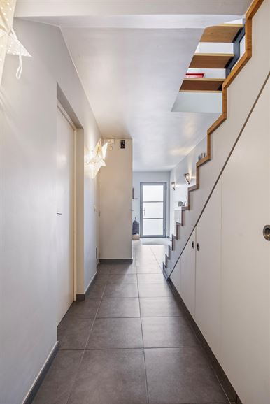 Rue résidentielle calme avec vue, double garage