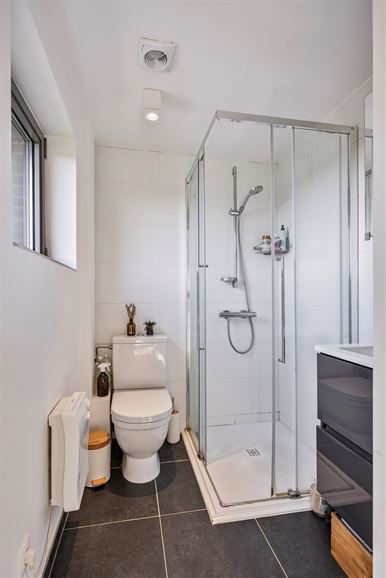 Rue résidentielle calme avec vue, double garage