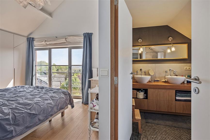 Rue résidentielle calme avec vue, double garage