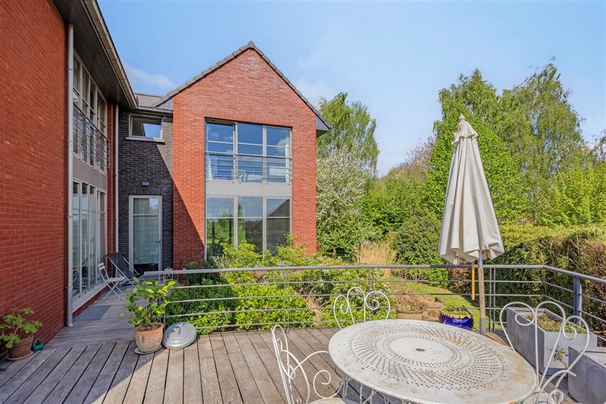 Rue résidentielle calme avec vue, double garage