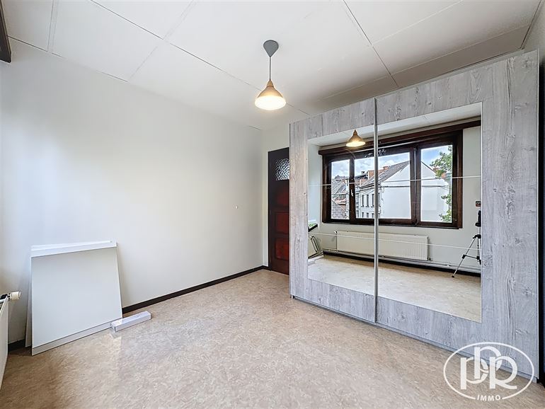 *** Signature de bail en cours *** Rénové, nettoyage communs + entretien chaudière inclus dans loyer