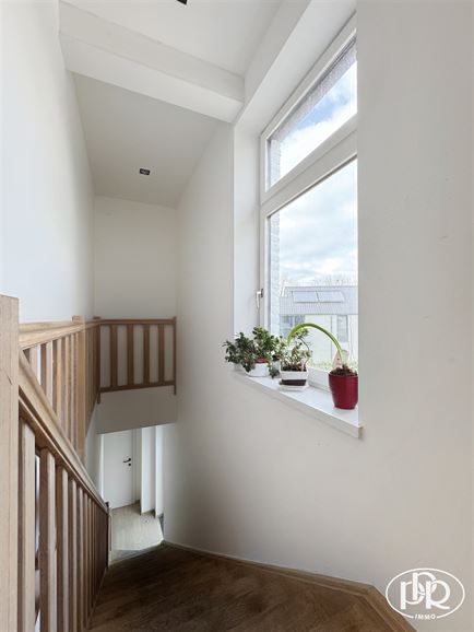 *** OFFRE ACCEPTÉE *** Immeuble avec revenu locatif annuel ± 46.000 €.