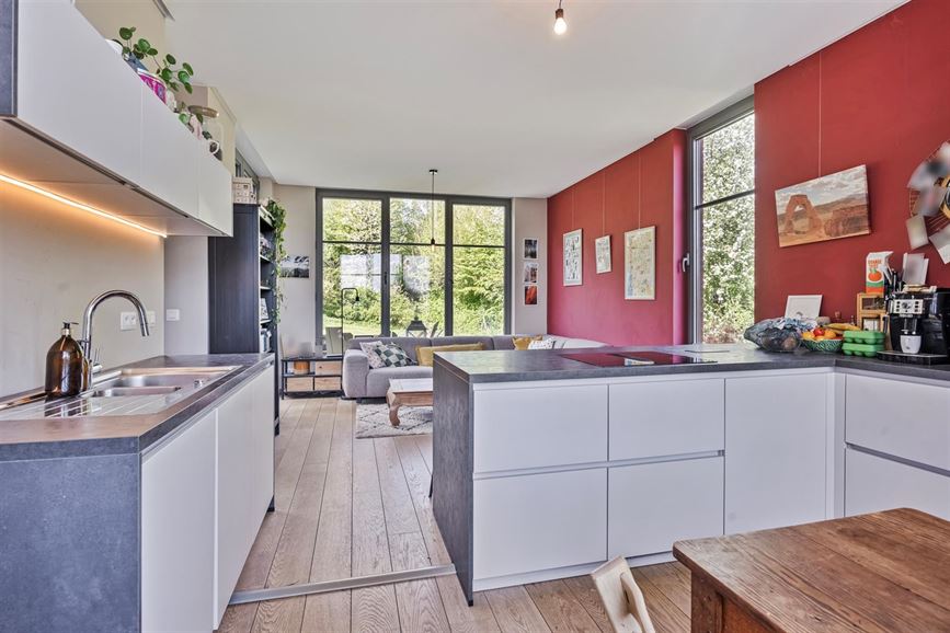 Rue résidentielle calme avec vue, double garage