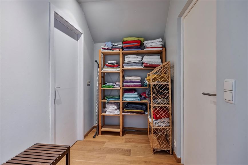 Rue résidentielle calme avec vue, double garage