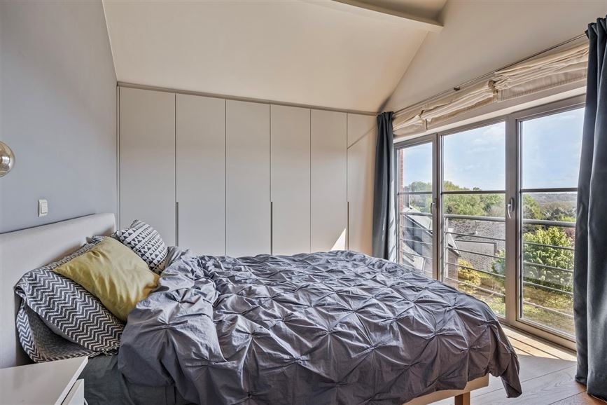 Rue résidentielle calme avec vue, double garage