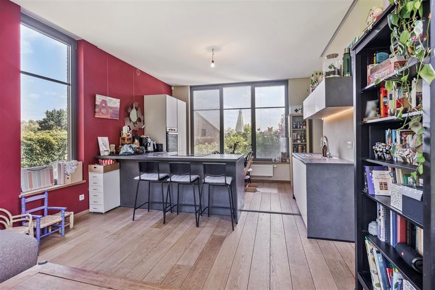 Rue résidentielle calme avec vue, double garage