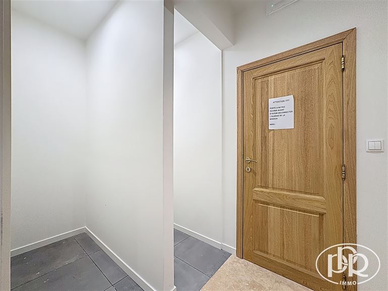 Ensemble immobilier polyvalent, parkings