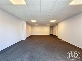 1er étage centre ville, parking face à l'immeuble - WAVRE 1er étage centre ville, parking face à l'immeuble - WAVRE