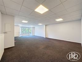 1er étage centre ville, parking face à l'immeuble - WAVRE 1er étage centre ville, parking face à l'immeuble - WAVRE