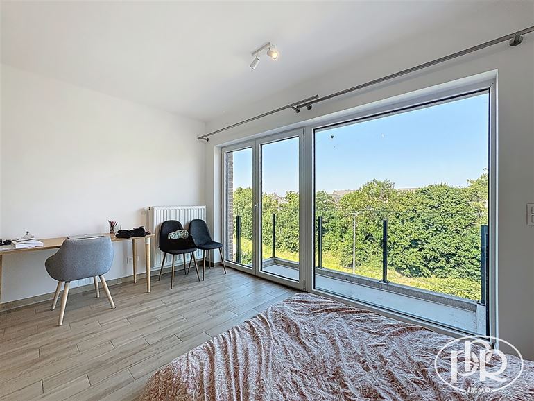 Parking privatif et sécurisé, balcon - LOUVAIN-LA-NEUVE