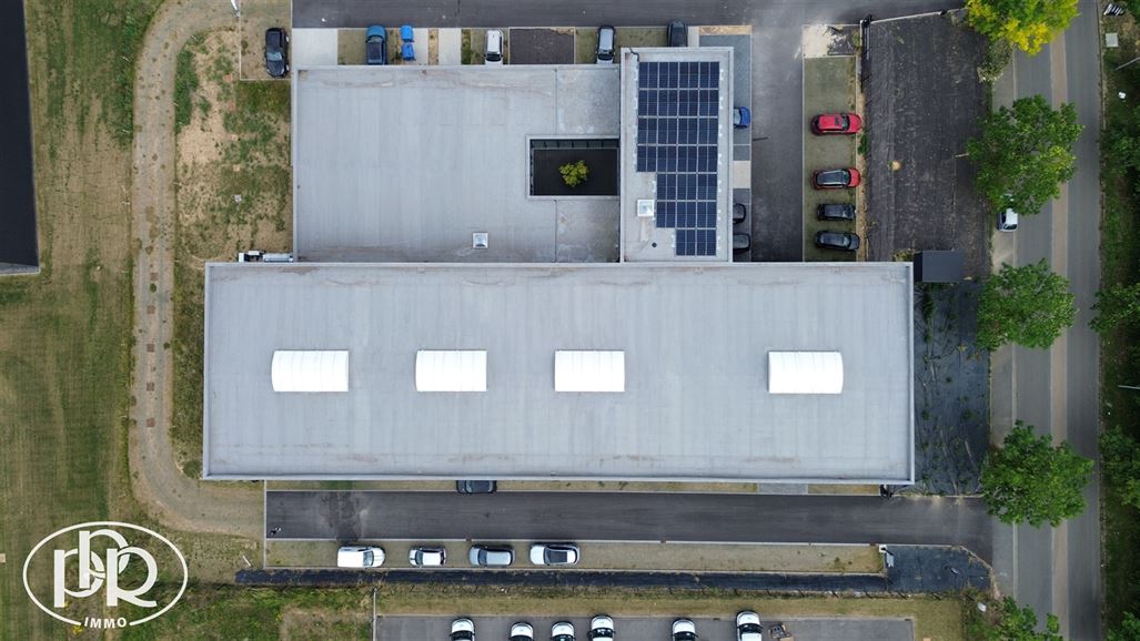 Zoning Nord, parking, accès aisé