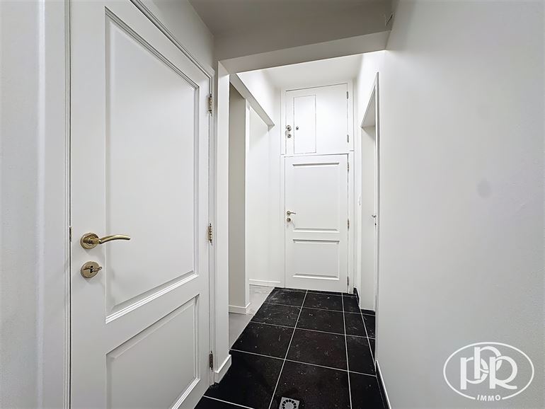 Ensemble immobilier polyvalent, parkings