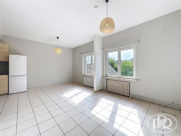 ***SIGNATURE DE BAIL EN COURS*** RÉNOVÉ ! Bureau + Cave privative et machine à laver