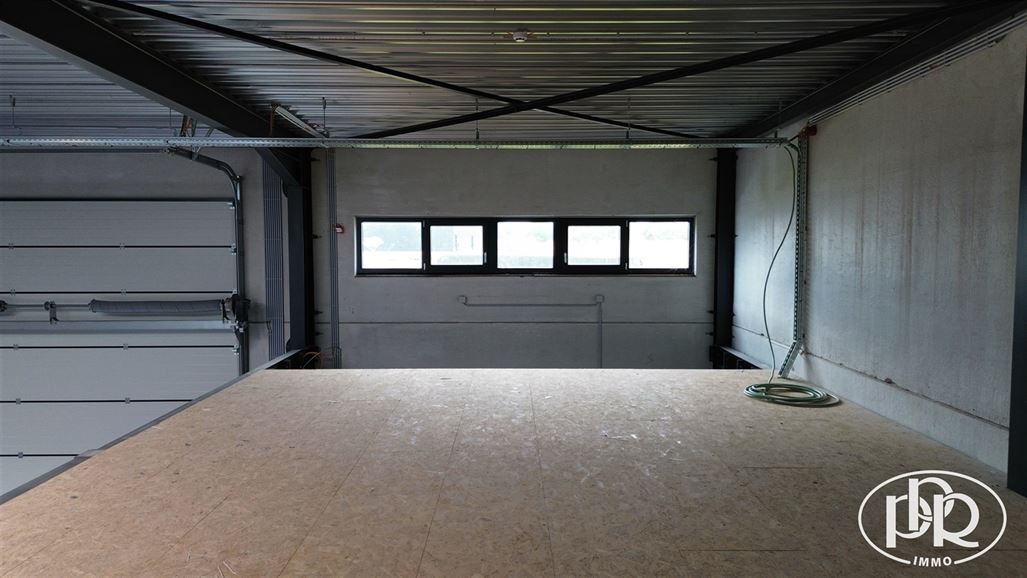 Zoning Nord, parking, accès aisé, casco