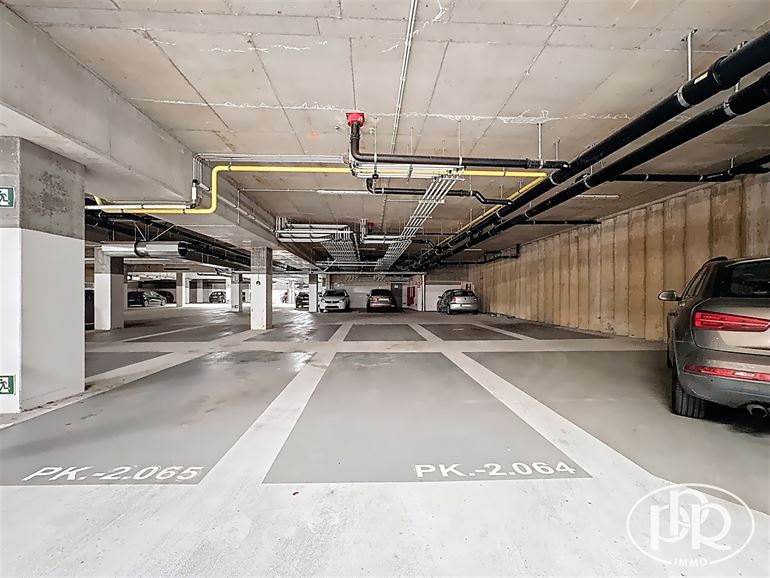 Parking privatif et sécurisé, balcon