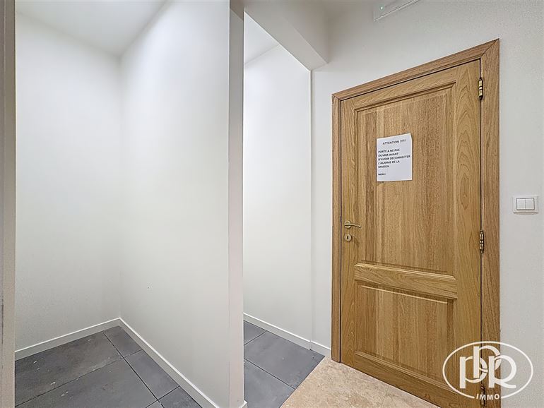 Ensemble immobilier polyvalent, parkings