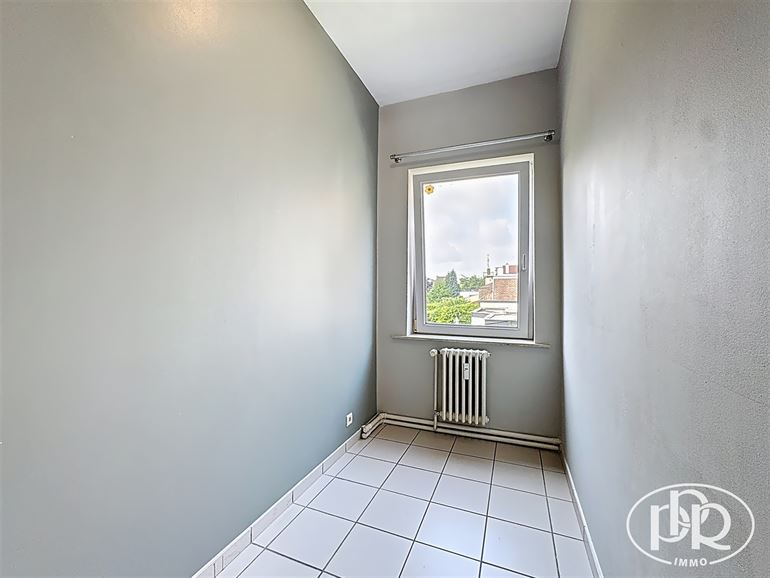 ***SIGNATURE DE BAIL EN COURS*** RÉNOVÉ ! Bureau + Cave privative et machine à laver